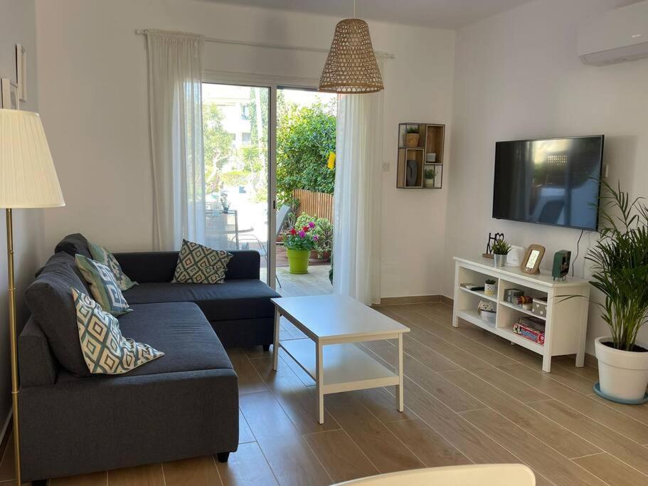 Rachel Suite By The Pool Paphos Ngoại thất bức ảnh